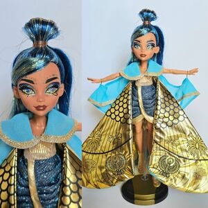 Monster High Cleo De Nile Doll with Blue Gold Outfit